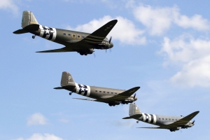 http://www.globalaviationresource.com/v2/wp-content/gallery/duxford-d-day-show/thumbs/thumbs_DX_D-Day70_099.jpg
