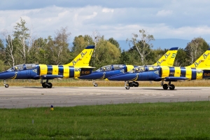 baltic-bees-jet-team---aero-l-39c-albatros-x3_39850745801_o