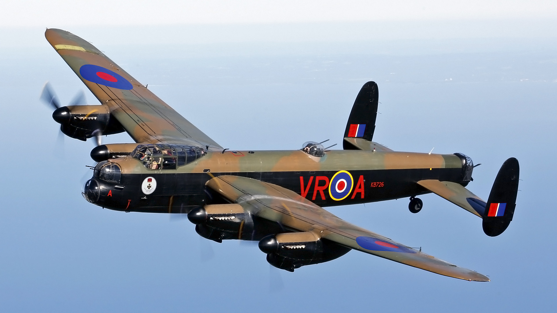 Aviation News – RAF BBMF to host Canadian Warplane Heritage Museum Lancaster during visit to England in August 2014